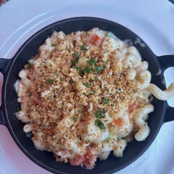 McKays Public House - Lobster Mac and cheese - American Near Me - Bar Harbor, Maine