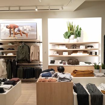 Vuori - Sports Wear Near Me - Chicago, Illinois