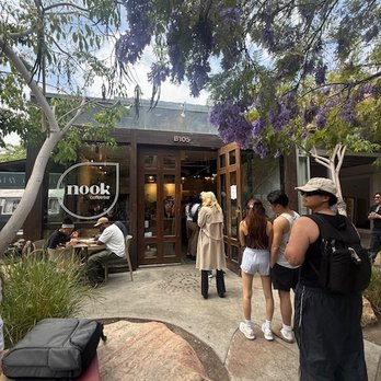 Nook Coffee Bar - The line was HUGE for it being 11:00am on a Friday afternoon! - Coffee & Tea Near Me - Costa Mesa, California