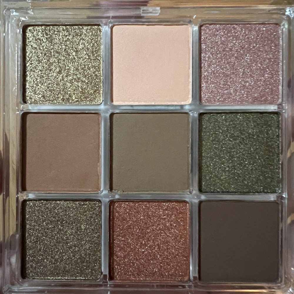 Joinus Bless Beauty Supply - Look at these colors they look just like this once applied to the eyes - Cosmetics & Beauty Supply Near Me - Bakersfield, California Joinus Bless Beauty Supply - Look at these colors they look just like this once applied to the eyes - Cosmetics & Beauty Supply Near Me - Bakersfield, California