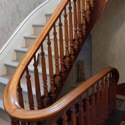 Chapman Historical Museum - Beautiful staircase