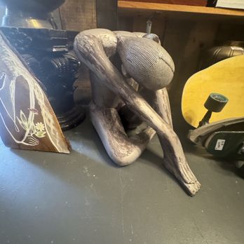 1ceMor Vente - 1ceMor Vente has some unusual art to purchase - Used, Vintage & Consignment Near Me - Montreal, Quebec 1ceMor Vente - 1ceMor Vente has some unusual art to purchase - Used, Vintage & Consignment Near Me - Montreal, Quebec