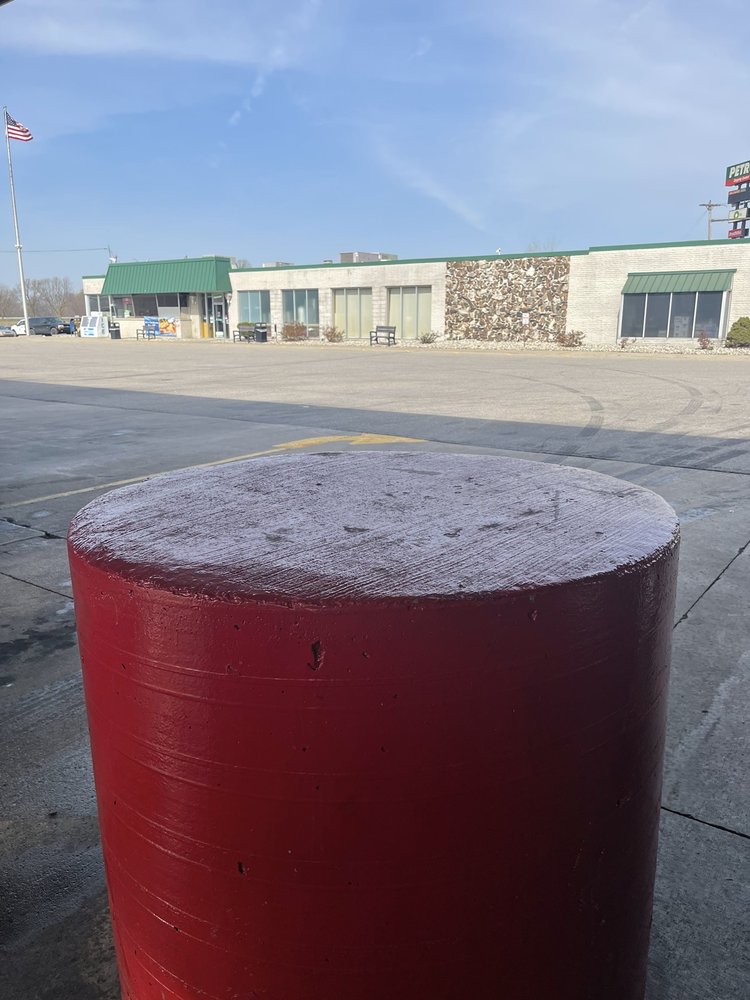 PETRO STOPPING CENTERS 45 Updated September 2024 16 Photos & 11