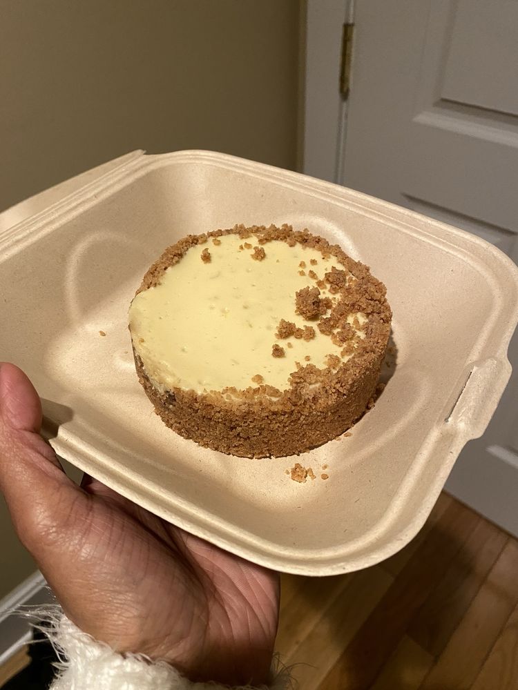 Ellie's Restaurant & Bakery