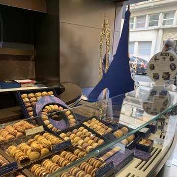 Pierre Hermé - Desserts Near Me - Paris, 75 Pierre Hermé - Desserts Near Me - Paris, 75
