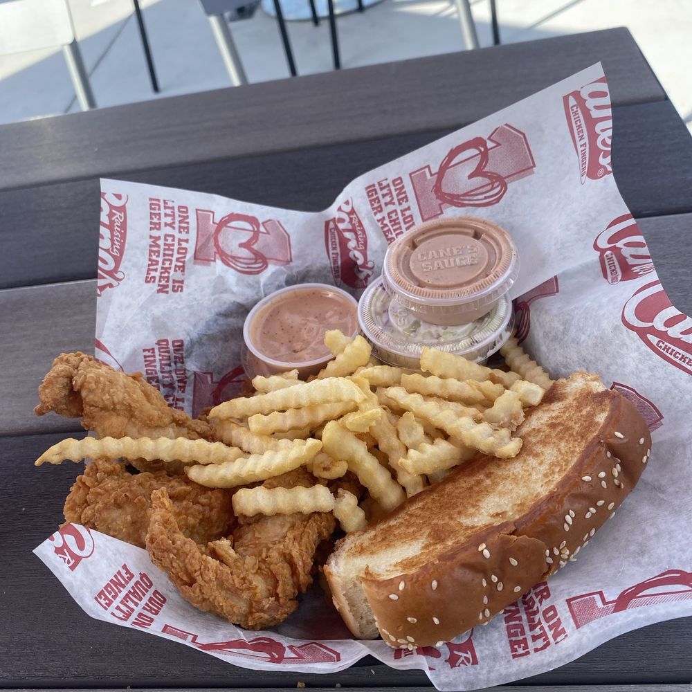 Raising Canes - box - Fast Food Near Me - Lutz, Florida Raising Canes - box - Fast Food Near Me - Lutz, Florida