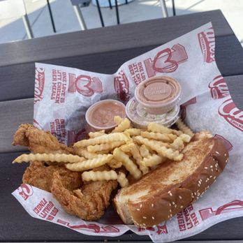 Raising Canes - box - Fast Food Near Me - Lutz, Florida