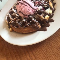Hotel Mision Catedral - Waffles with ice cream