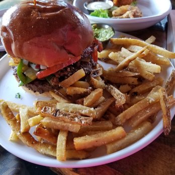 Oscar's Winner's Circle - Winner's Burger no cheese, fries, buffalo and plain wings - Burgers Near Me - Milwaukee, Wisconsin
