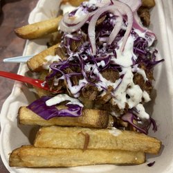 Rhea’s Mini Donuts - Pulled pork frites
