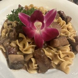 Beef stroganoff special