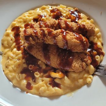 The Proper Pig - Mac and cheese with the chicken - Beer Bar Near Me - Waterville, Maine The Proper Pig - Mac and cheese with the chicken - Beer Bar Near Me - Waterville, Maine