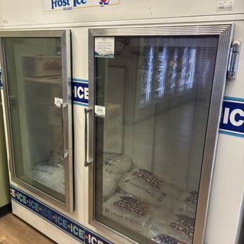 Crane Flat Gas Station - Ice for sale - Gas Stations Near Me - Groveland, California