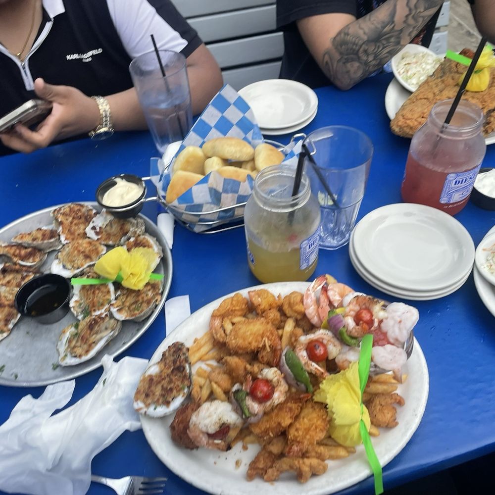 Flounder's Chowder House - Seafood Near Me - Gulf Breeze, Florida Flounder's Chowder House - Seafood Near Me - Gulf Breeze, Florida