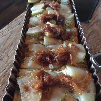 Black Bottle - Pear and gorgonzola flatbread!! Super good flavor combination....and good reheated the next day ;) - New American Near Me - Bellevue, Washington