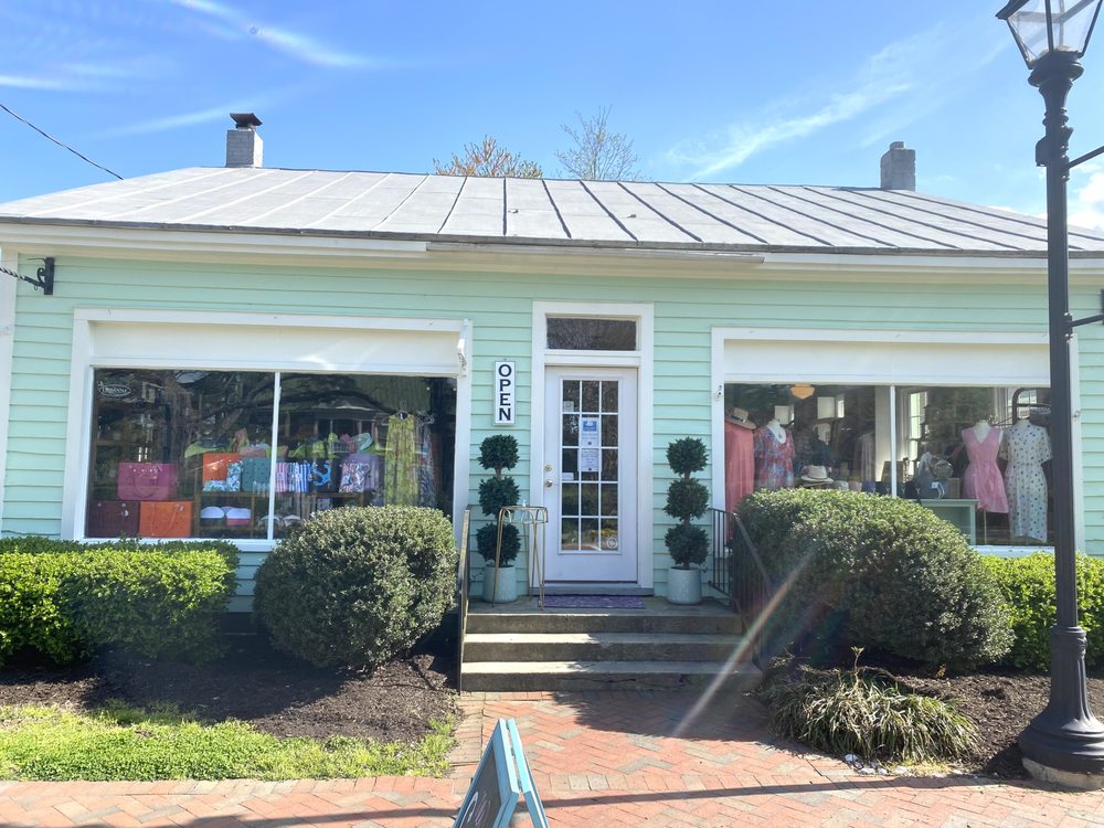 LOW TIDE Updated September 2024 260 Virginia St, Urbanna, Virginia