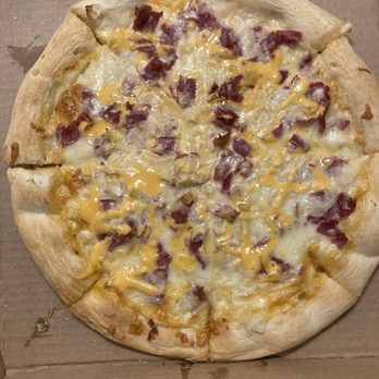 Mulligans Pub and Grill - Reuben pizza - Pubs Near Me - Rockford, Illinois Mulligans Pub and Grill - Reuben pizza - Pubs Near Me - Rockford, Illinois