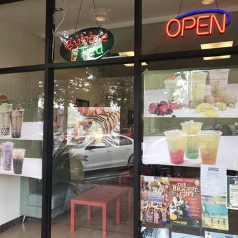 Bobaloca - Entrance - Bubble Tea Near Me - Concord, California