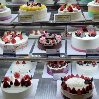 Paris Baguette - Cakes look amazeballs! - Coffee & Tea Near Me - Millbrae, California