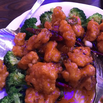Hou Wei - General Tso's Chicken! Very good! - Chinese Near Me - Houston, Texas