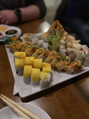 MAKI SUSHI BAR & GRILL by null