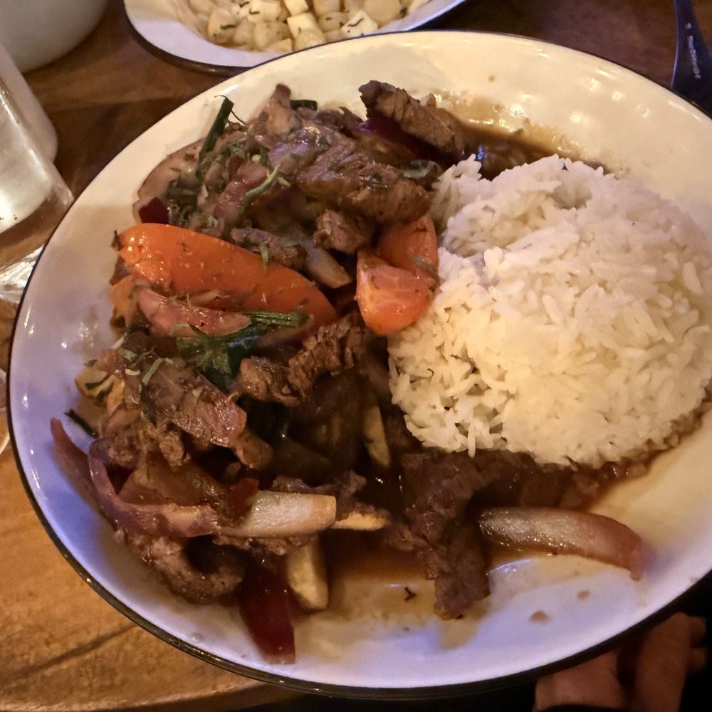 Bodegon No 69 - LOMO SALTADO - Latin American Near Me - Pasadena, California