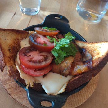 Same Day Cafe - Kentucky Brown Sandwich was flavorful. Loved the gravy! - Desserts Near Me - Chicago, Illinois