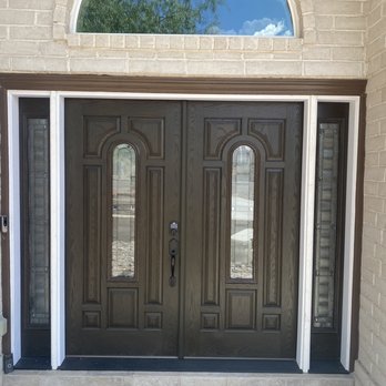 Lowe's Home Improvement - White casing for brown door. - Appliances Near Me - El Paso, Texas