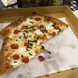 La Bionda Pizza add tomatoes, is one of the best pizzas I've had La Bionda Pizza add tomatoes, is one of the best pizzas I've had