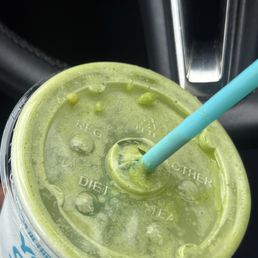 smoothie (detox island green, double whey, + collagen) that is literally undrinkable due to consistency and big chunks smoothie (detox island green, double whey, + collagen) that is literally undrinkable due to consistency and big chunks