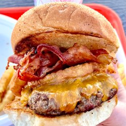 Rose Dairy - 1/2lb bourbon bbq burger - a little overcooked but nice flavor, great portion, fresh roll, crisp toppings, would get it again!