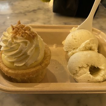 I Like Pie Bakeshop - Banana Cream - Bakeries Near Me - Claremont, California I Like Pie Bakeshop - Banana Cream - Bakeries Near Me - Claremont, California