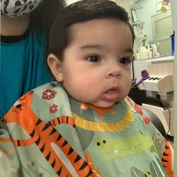 Little Trimmerz - 4 month olds first haircut! - Hair Salons Near Me - Roseville, California Little Trimmerz - 4 month olds first haircut! - Hair Salons Near Me - Roseville, California