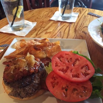 82 Queen - Lunch Burger: bacon jam and caramelized onions - Southern Near Me - Charleston, South Carolina