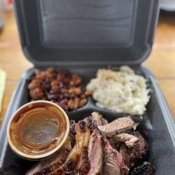 Charlie Brown Farms - Tri tip and brisket plate
