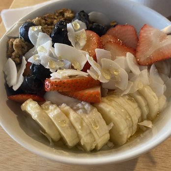 Breaking Wave Coffee - Granola fruit bowl - Coffee & Tea Near Me - Sarasota, Florida