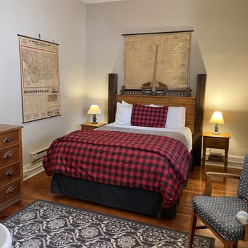 The Broadway Hotel - The Granite Room - Hotels Near Me - Philipsburg, Montana The Broadway Hotel - The Granite Room - Hotels Near Me - Philipsburg, Montana