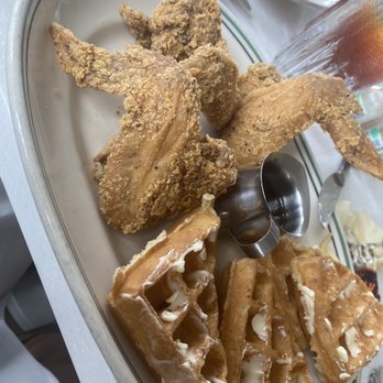 Grace's - Waffle & Wings - American Near Me - Houston, Texas Grace's - Waffle & Wings - American Near Me - Houston, Texas