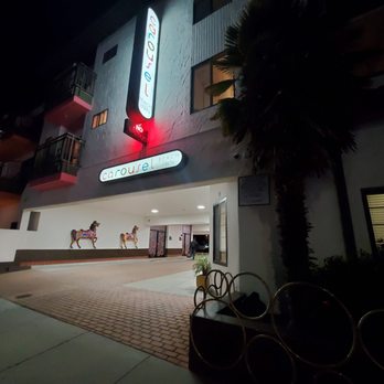 Carousel Beach Inn - Outside - Hotels Near Me - Santa Cruz, California
