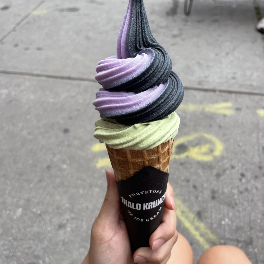 iHalo Krunch - Ube, charcoal and matcha twist - Ice Cream & Frozen Yogurt Near Me - Toronto, Ontario iHalo Krunch - Ube, charcoal and matcha twist - Ice Cream & Frozen Yogurt Near Me - Toronto, Ontario