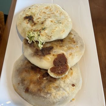 Los Molcajetes - Pupusas de arroz mini revueltas y loroco - Salvadoran Near Me - Los Angeles, California Los Molcajetes - Pupusas de arroz mini revueltas y loroco - Salvadoran Near Me - Los Angeles, California