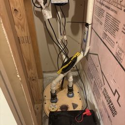 The pump and battery. Tested and working well! The pump and battery. Tested and working well!
