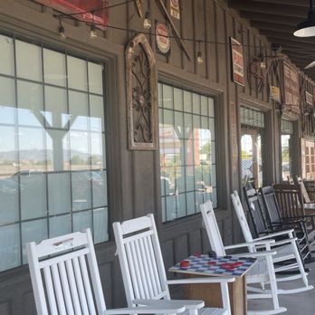 Cracker Barrel Old Country Store - Outside. - American Near Me - Tucson, Arizona