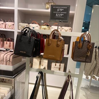 Michael Kors - Accessories Near Me - Auburn, Washington Michael Kors - Accessories Near Me - Auburn, Washington