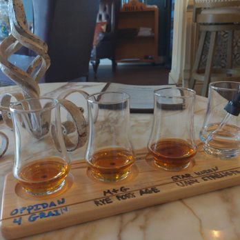 CatsEye - Bourbon flight - Wine Bars Near Me - Ottawa, Illinois