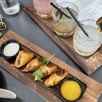 Traveler's Table - Crab Samosas - Cocktail Bars Near Me - Houston, Texas Traveler's Table - Crab Samosas - Cocktail Bars Near Me - Houston, Texas
