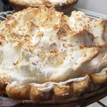 Lefty's Fresh Food - Their homemade pies look delicious! - Breakfast & Brunch Near Me - Parksville, British Columbia