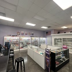 Maxx Vape & Tobacco - Inside