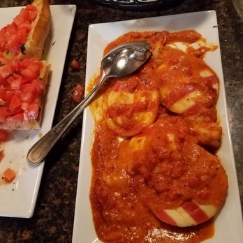 Al Dente Restaurant - Bruschetta and Lobster Raviolis - Italian Near Me - Boston, Massachusetts Al Dente Restaurant - Bruschetta and Lobster Raviolis - Italian Near Me - Boston, Massachusetts