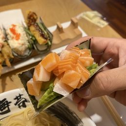 Hand roll Hand roll